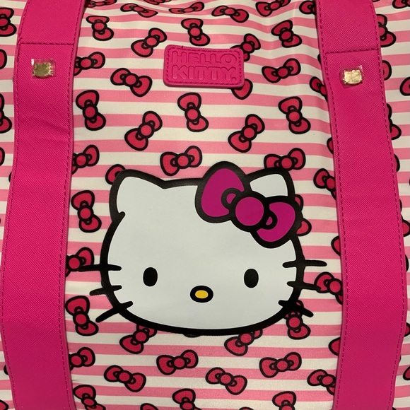 Bioworld Sanrio Hello Kitty Wheeled Travel Duffle Carry-On Luggage Bag-NWT - Picture 12 of 12